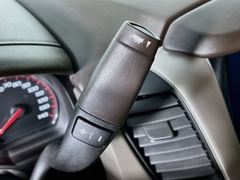 Used 2016 GMC Yukon XL Denali RWD image 16