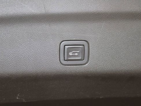 Used 2023 Chevrolet Tahoe Premier image 19