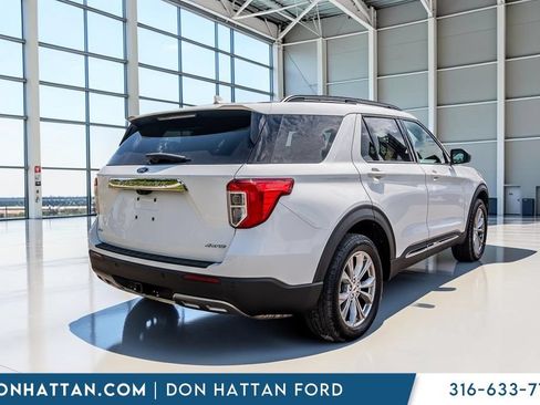 Used 2023 Ford Explorer XLT w/ Equipment Group 202A AWD/4WD image 32