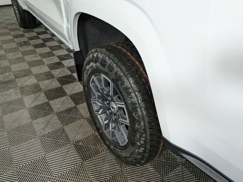 New 2026 Chevrolet Colorado Z71 AWD/4WD image 12