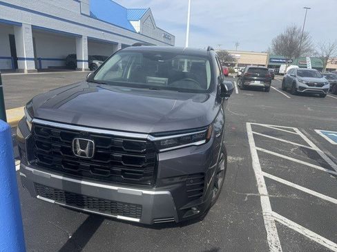 Used 2026 Honda Pilot Touring image 11