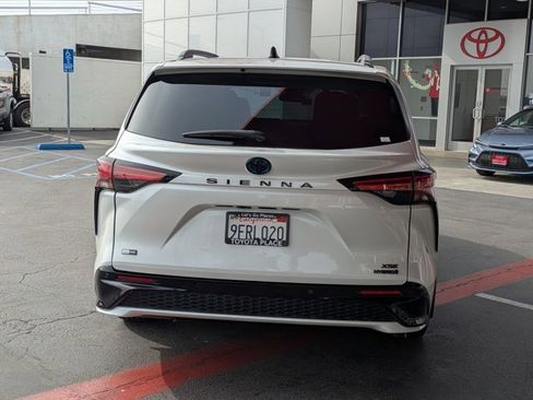 Used 2023 Toyota Sienna XSE image 10