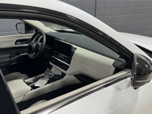 New 2026 Nissan Pathfinder SL image 9