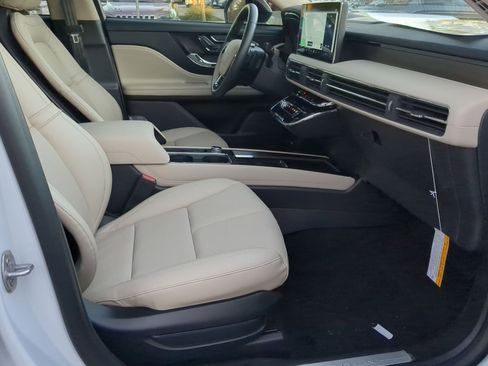 New 2026 Lincoln Corsair Reserve image 24