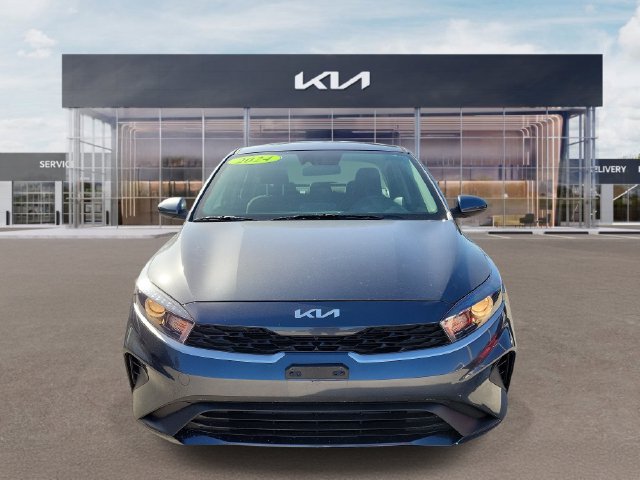 Certified 2024 Kia Forte LXS FWD image 3