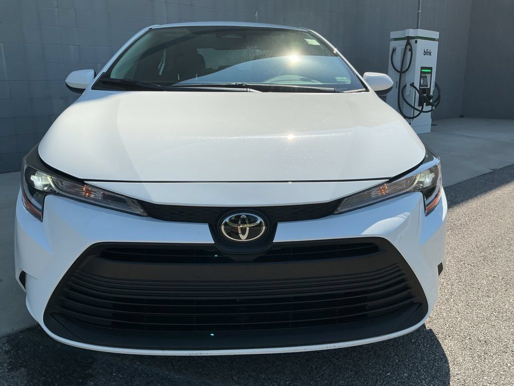Used 2026 Toyota Corolla LE FWD image 13