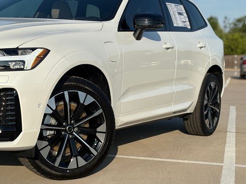 New 2026 Volvo XC60 T8 Plus w/ Protection Package Premier image 8
