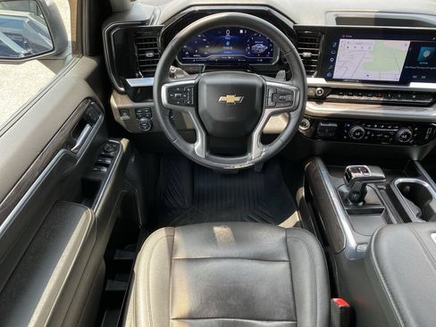 Used 2022 Chevrolet Silverado 1500 LTZ AWD/4WD image 15