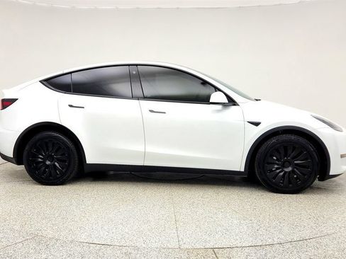 Used 2021 Tesla Model Y Long Range AWD/4WD image 4