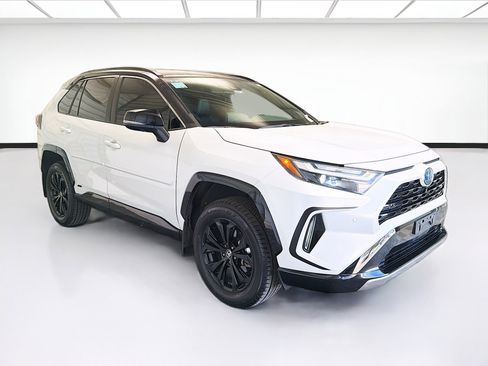 Used 2023 Toyota RAV4 XSE AWD/4WD image 3