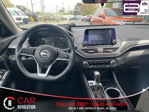 Used 2025 Nissan Altima 2.5 SR FWD image 29