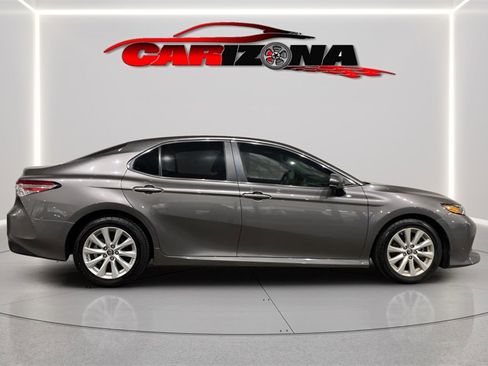 Used 2018 Toyota Camry LE image 1