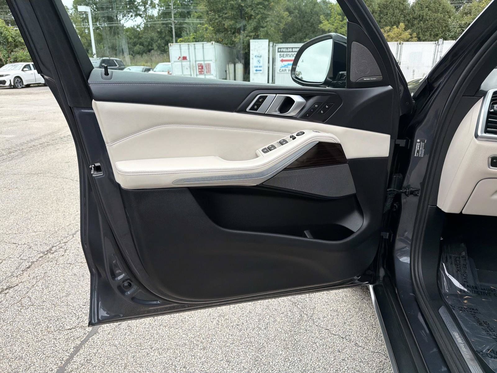Used 2020 BMW X5 xDrive40i w/ Premium Package AWD/4WD image 17