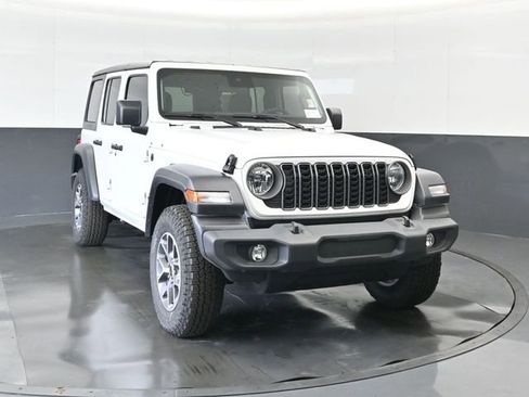 Used 2025 Jeep Wrangler Unlimited Sport AWD/4WD image 2