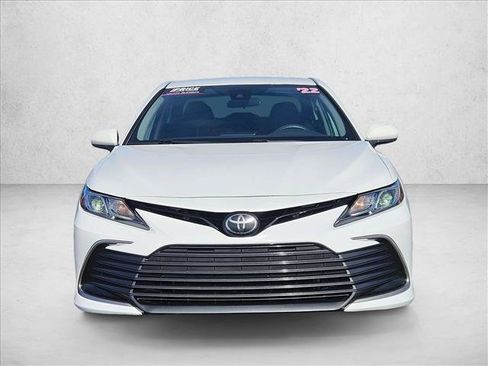 Used 2022 Toyota Camry LE image 2