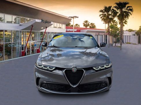 Used 2024 Alfa Romeo Tonale Ti AWD/4WD image 8