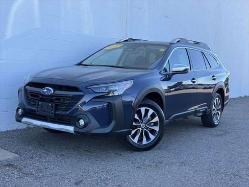 Used 2025 Subaru Outback Touring XT AWD/4WD image 1