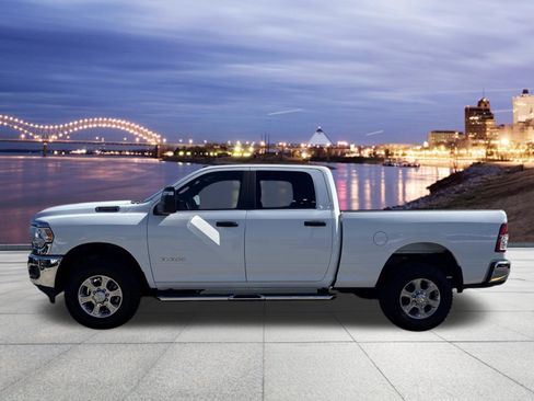 Used 2024 RAM 2500 Big Horn AWD/4WD image 2