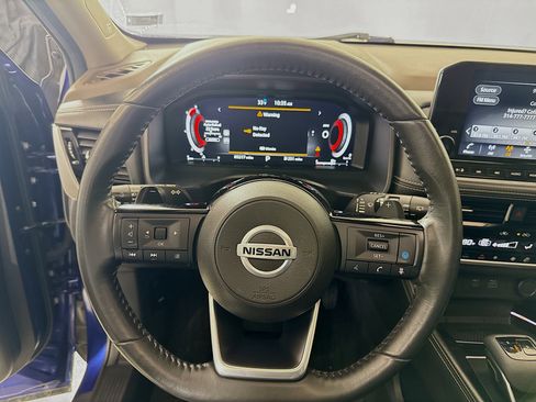 Used 2021 Nissan Rogue Platinum image 12