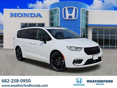 Used 2025 Chrysler Pacifica Limited