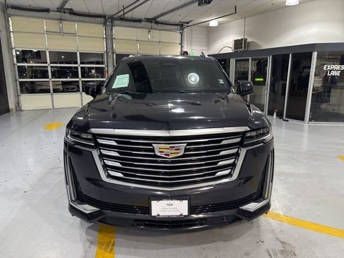 Used 2022 Cadillac Escalade ESV Premium Luxury Platinum image 3