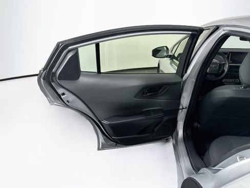 Used 2025 Toyota Prius LE FWD image 25