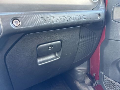 Used 2021 Jeep Wrangler Unlimited Rubicon AWD/4WD image 33