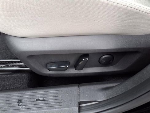 Used 2024 Nissan Rogue SV image 22