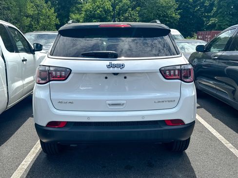 Used 2025 Jeep Compass Limited AWD/4WD image 4