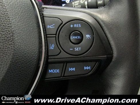 Used 2021 Toyota RAV4 XLE w/ Convenience Package image 27