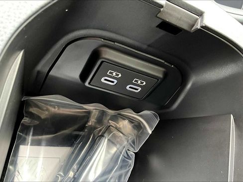 New 2025 Toyota RAV4 XLE image 14