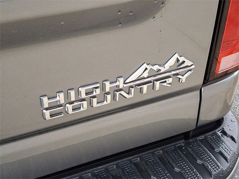 Used 2025 Chevrolet Silverado 2500 High Country w/ High Country Premium Package image 27
