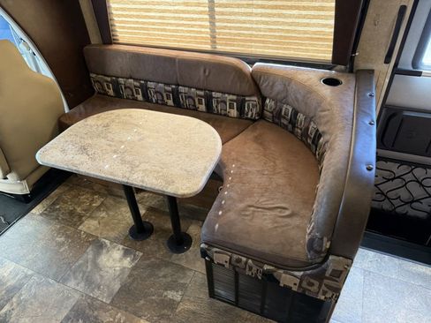 Used 2016 Ford E-450 and Econoline 450 Super Duty w/ Motorhome Prep Package image 46