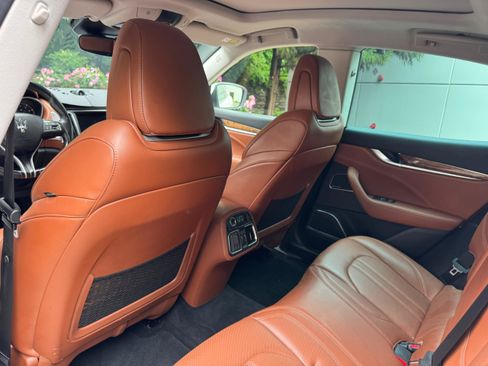 Used 2018 Maserati Levante S GranSport AWD/4WD image 36