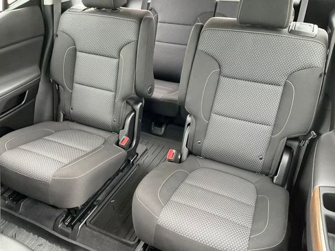 Used 2023 GMC Acadia SLE w/ Driver Convenience Package image 23