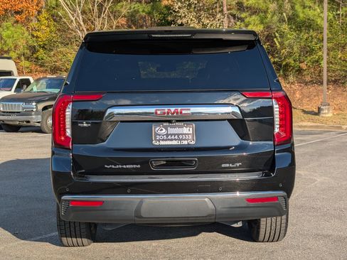 Used 2023 GMC Yukon SLT w/ SLT Luxury Package image 8