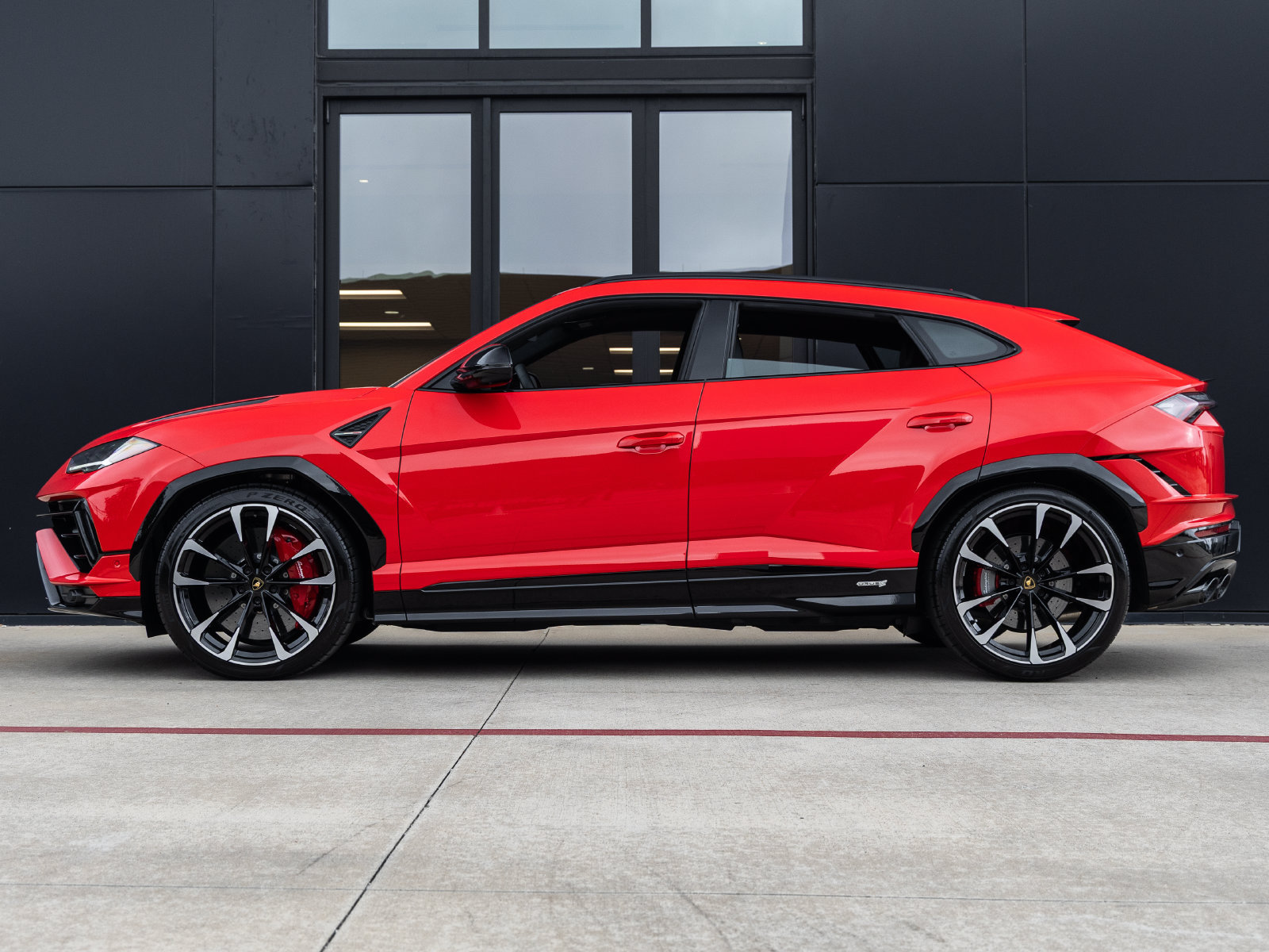 Used 2024 Lamborghini Urus S AWD/4WD image 9