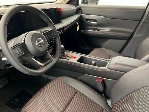 New 2026 Nissan Kicks SR w/ Cold Weather Package AWD/4WD image 15