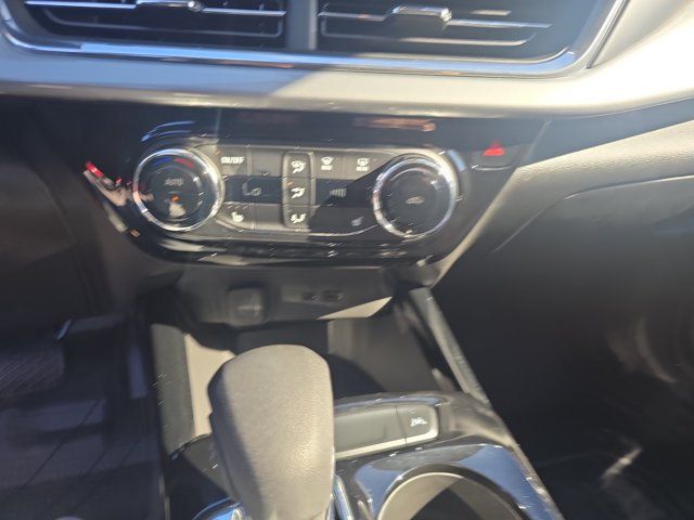 Used 2026 Chevrolet Trax LT w/ Driver Confidence Package FWD image 33