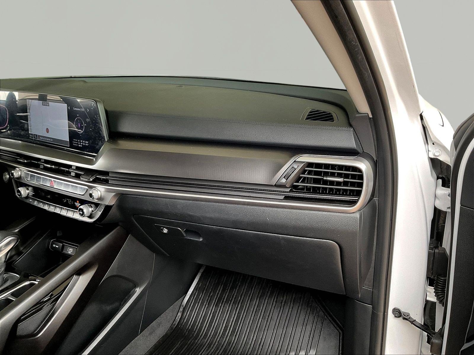Used 2025 Kia Telluride LX FWD image 26