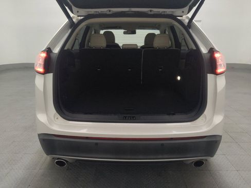 Used 2018 Ford Edge Titanium w/ Ford Safe & Smart Package FWD image 29