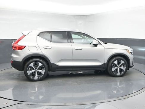 Used 2024 Volvo XC40 B5 Plus w/ Protection Package Premier image 8