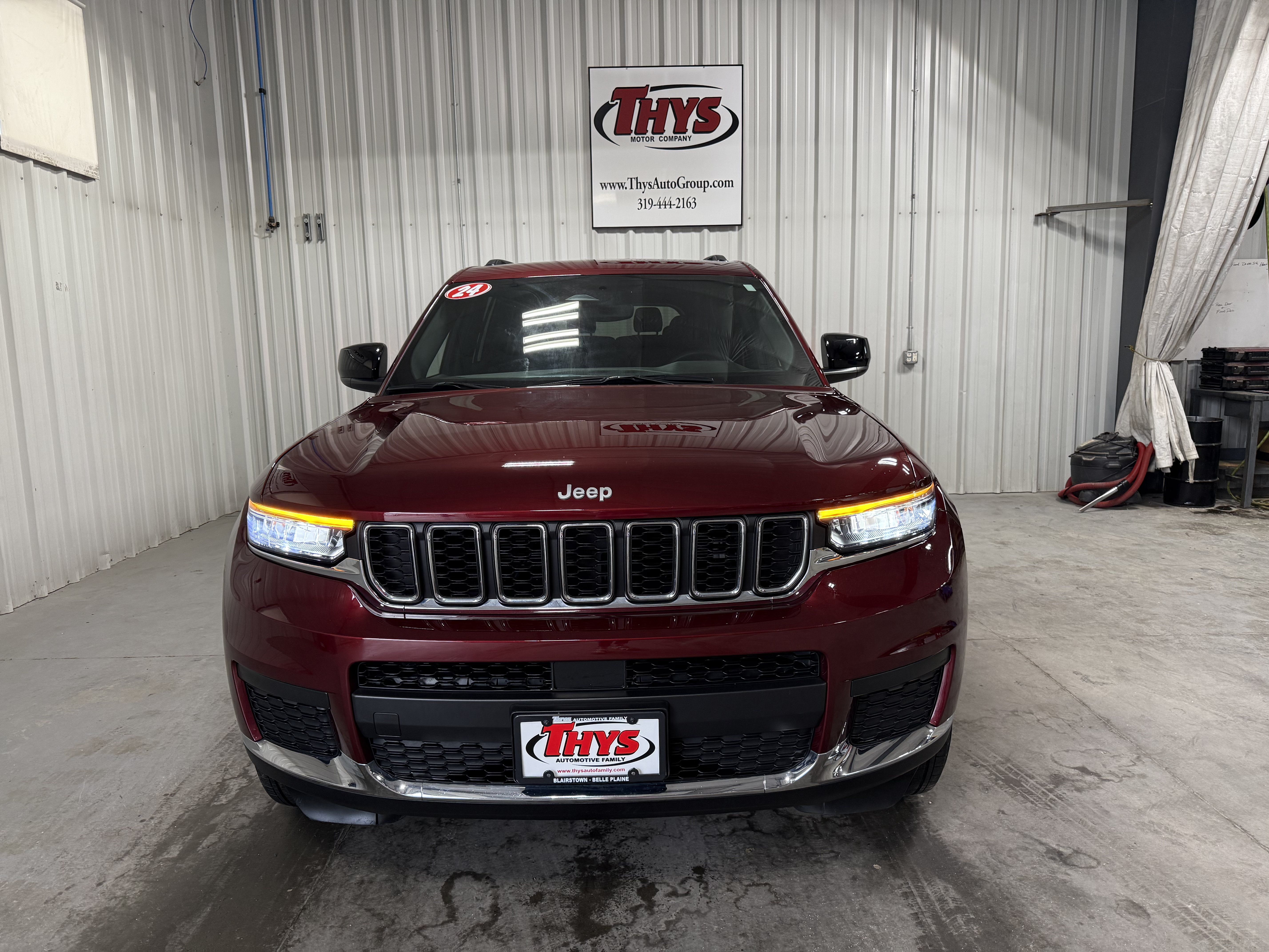 Used 2024 Jeep Grand Cherokee L Laredo w/ Luxury Tech Group I AWD/4WD image 17