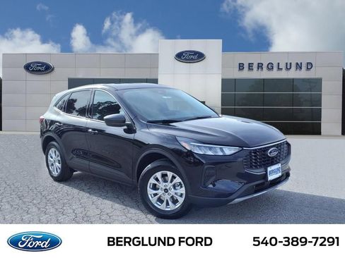 Used 2025 Ford Escape Active w/ Cold Weather Package image 1