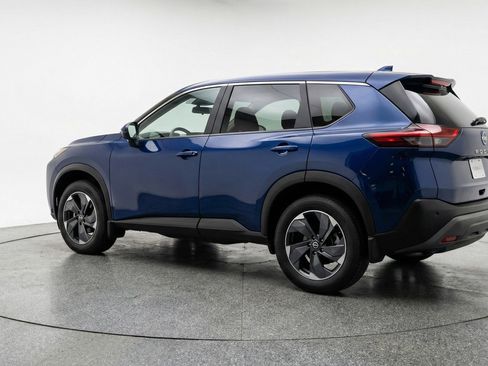 Used 2025 Nissan Rogue SV image 6