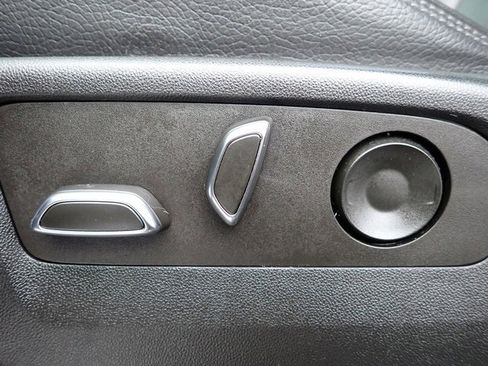 Used 2022 GMC Yukon Denali image 24