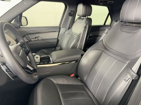 Used 2023 Land Rover Range Rover Sport SE Dynamic image 5