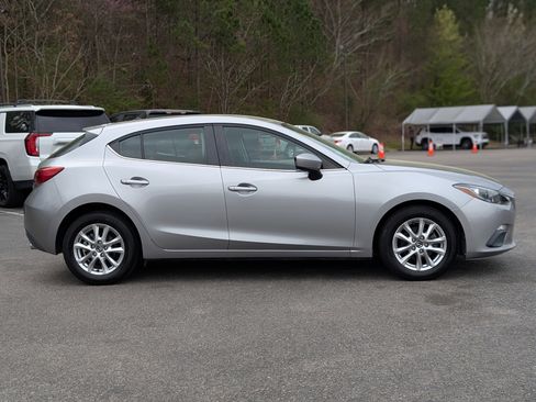 Used 2016 MAZDA MAZDA3 i Sport w/ Preferred Equipment Package image 10