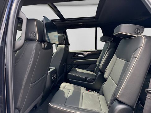 New 2026 GMC Yukon Elevation w/ Elevation Premium Package AWD/4WD image 13