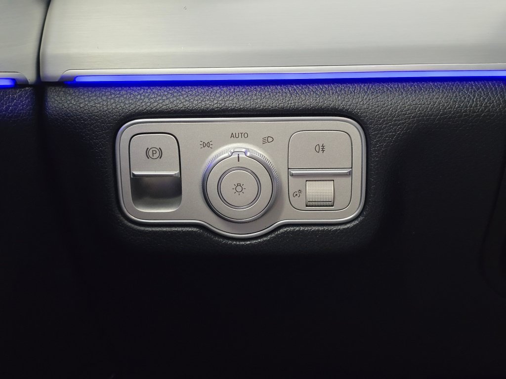Used 2025 Mercedes-Benz GLE 350 4MATIC image 25